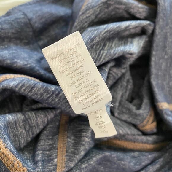 Athleta Chaturanga Quest Capri Legging Size XS EUC Heathered Blue Gray 212387 - Picture 9 of 12